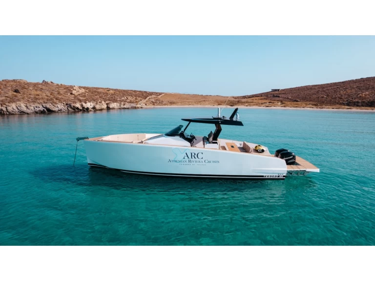 Hire Motorboat Vanguard with a boat licence