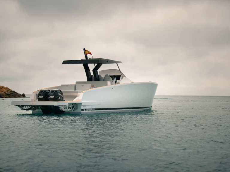 Motorboat to hire Glyfada at the best price