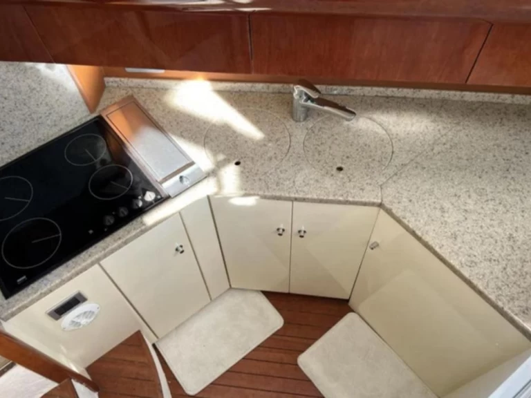 Hire a Fairline Fairline Squadron 52 Órmos Bay