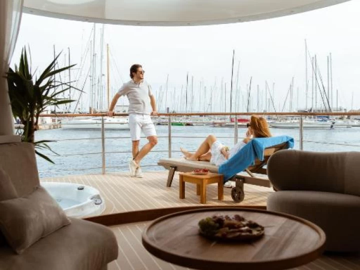 Charter a CAELUM 1029. d.o.o. Oasis Meu in Split on Samboat