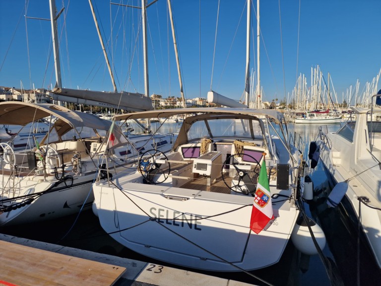 Sailboat hire in Capo d'Orlando - Dufour Dufour 430