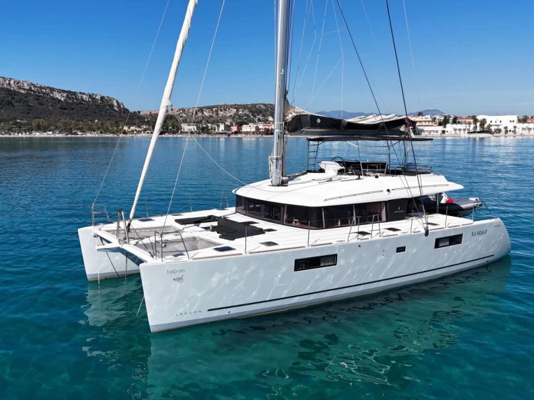 Luxury Yacht to hire Sardinia at the best price