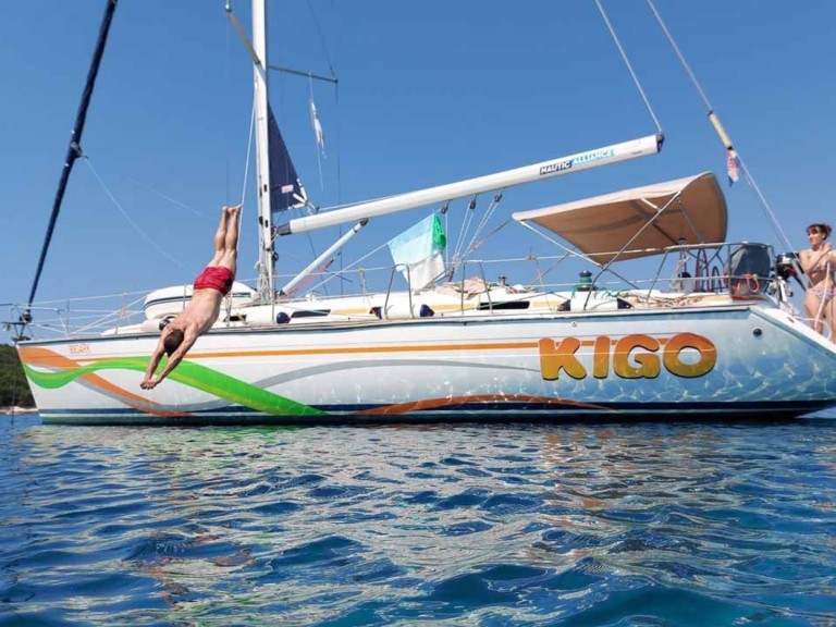 Hire Sailboat Bavaria with a boat licence