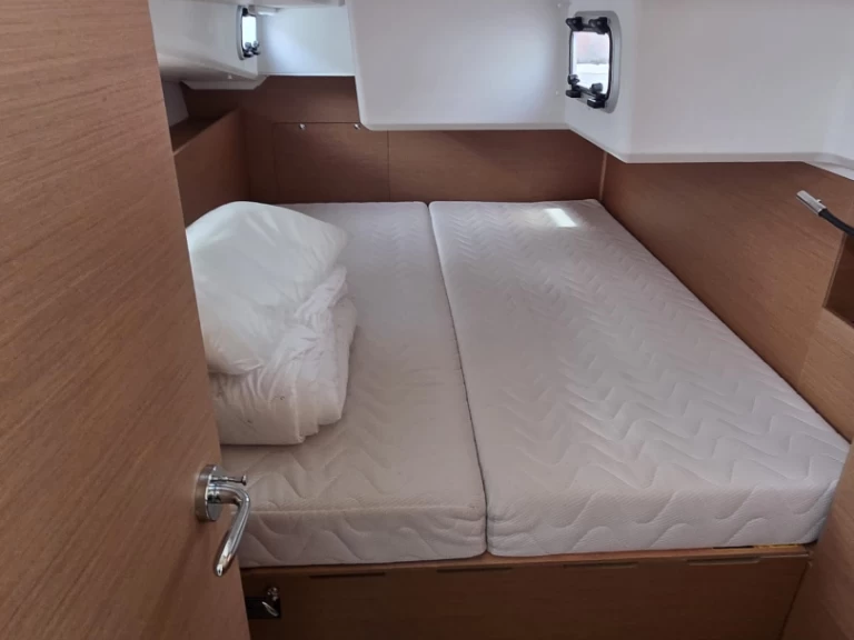 Charter a Jeanneau Sun Odyssey 490 in Trogir on Samboat