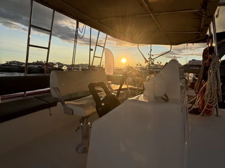 Catamaran to hire Dénia at the best price