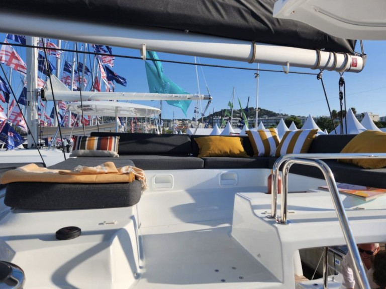 Catamaran to hire Bas du Fort at the best price