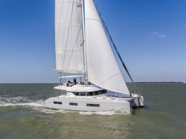 Hire a Lagoon Lagoon 55 Bas du Fort