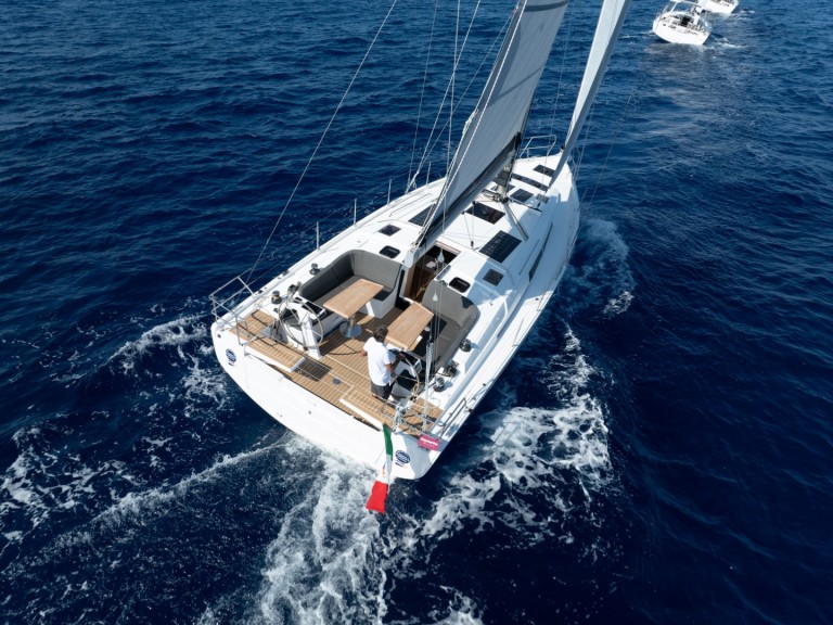 Sailboat hire in Castiglioncello - Hanse Hanse 410