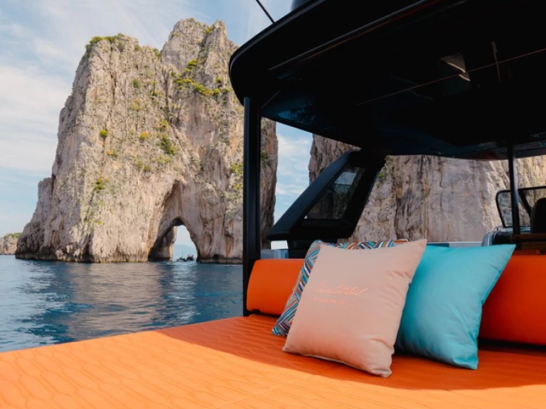 Hire Luxury Yacht with or without skipper Cranchi Castellammare di Stabia