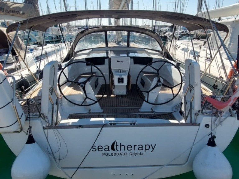 Yacht hire Castiglioncello cheap Hanse 418