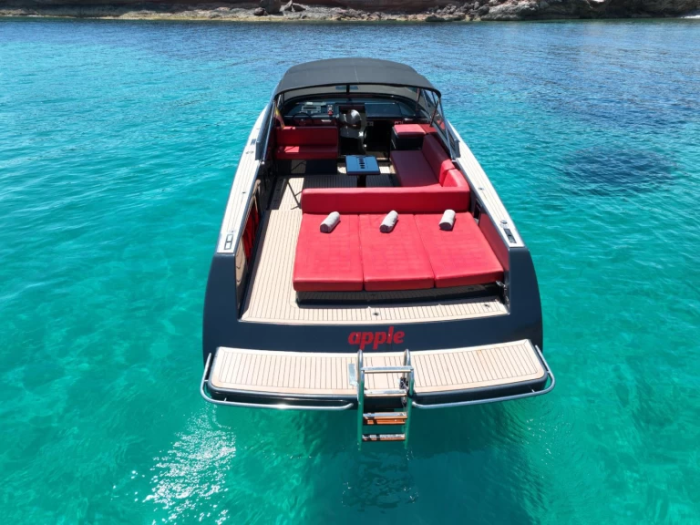 Charter a VanDutch VanDutch 40 in Marina Botafoch on Samboat