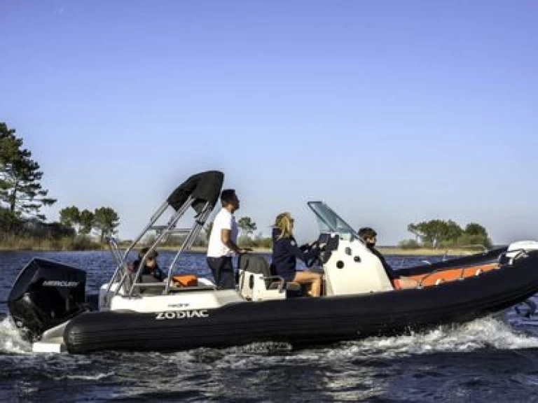 Hire RIB MEDLINE 6.8 - ALBATROS II with a boat licence