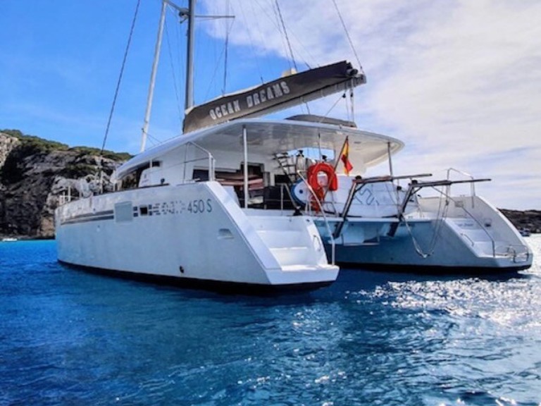 Hire Catamaran with or without skipper Lagoon Vigo