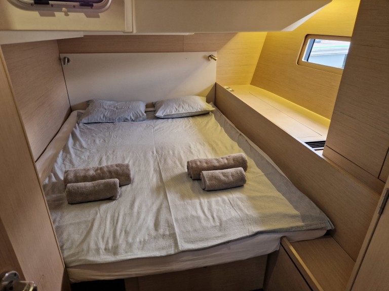 Yacht hire Cagliari cheap Oceanis 51.1