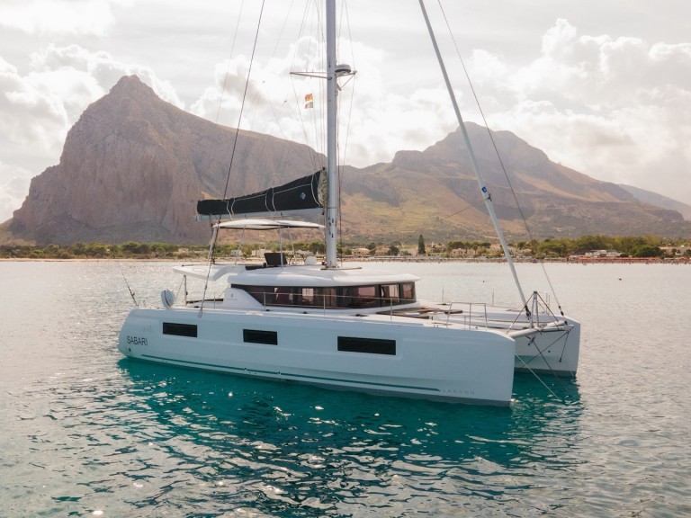 Hire Catamaran with or without skipper Lagoon Cugnana Verde