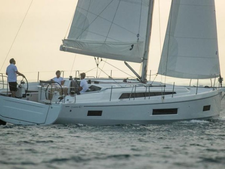 Hire Sailboat with or without skipper Bénéteau Golfe-Juan