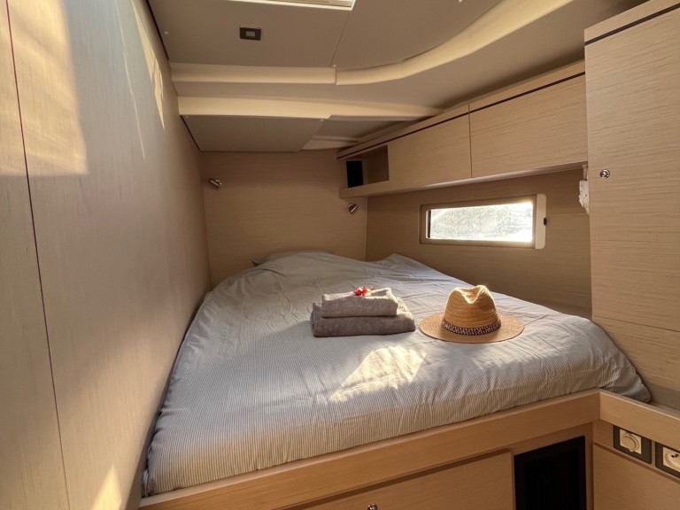 Yacht charter Cagliari - Bénéteau Oceanis 51.1 on SamBoat