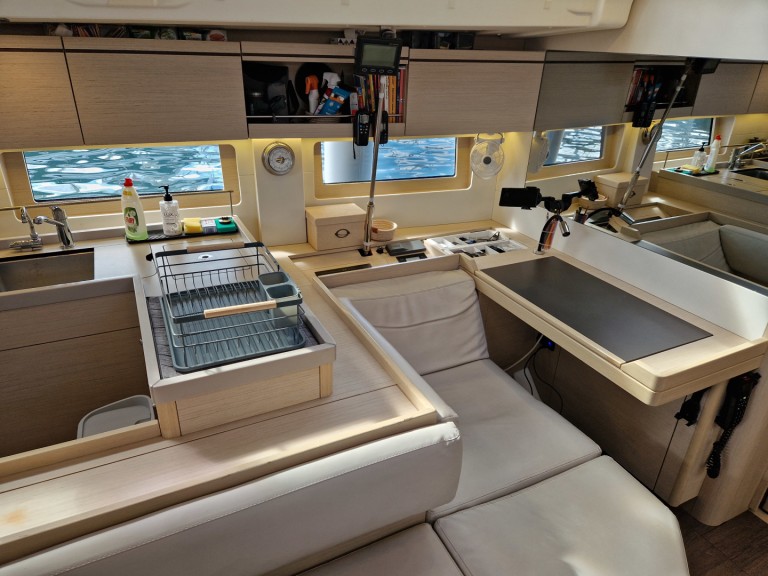 Hire Sailboat Bénéteau with a boat licence