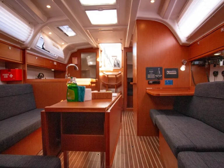 Yacht hire Kiáto cheap Bavaria 37