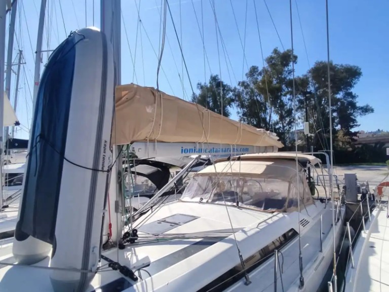 Sailboat hire in Gouvia - Bénéteau Oceanis 51.1