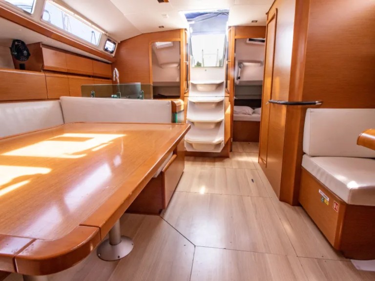 Hire a Jeanneau Sun Odyssey 449 Kórfos