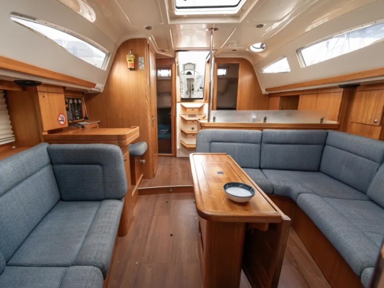 Sailboat to hire Kiáto at the best price