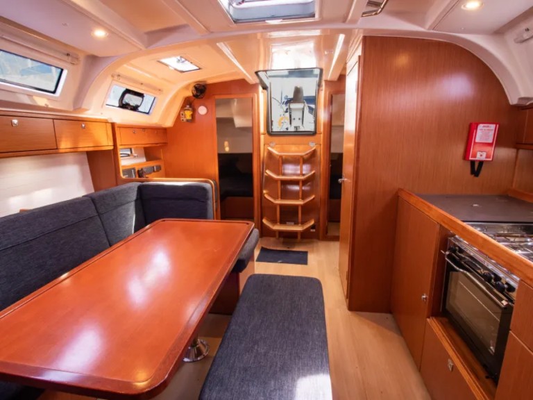 Yacht charter Agía Effimía - Bavaria Bavaria 41 on SamBoat