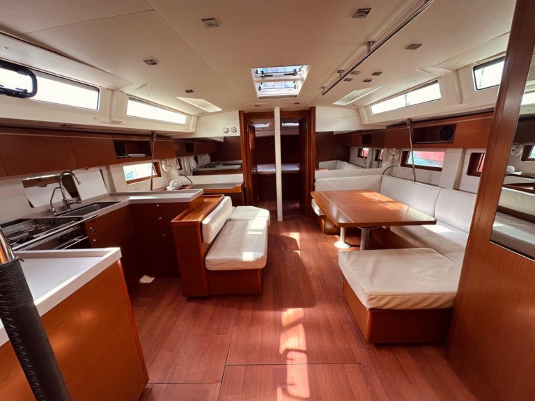 Yacht charter Alimos - Bénéteau Oceanis 51.1 on SamBoat