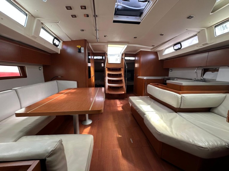 Yacht hire Alimos cheap Oceanis 51.1