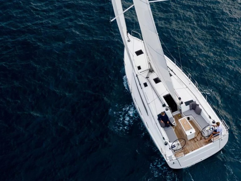 Yacht hire Golfe-Juan cheap Oceanis 40.1