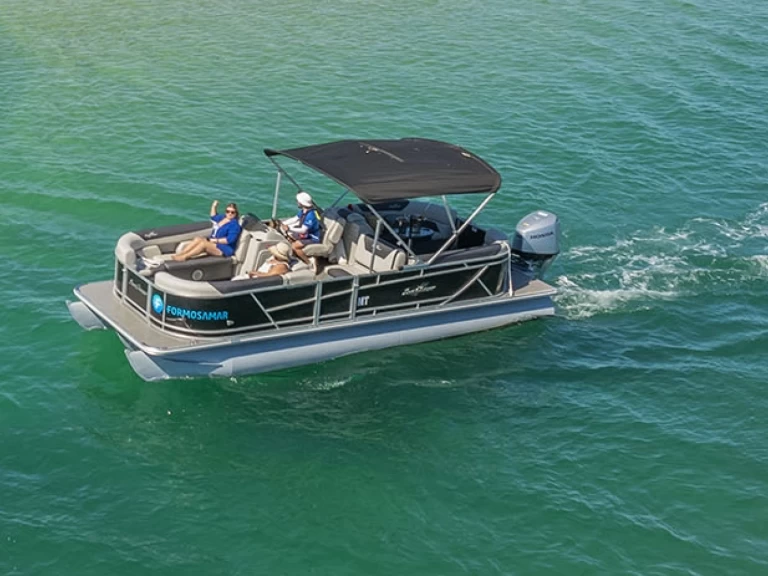 Motorboat hire in Faro (Sé) - SUNCHASER GENEVA 24