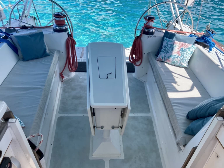 Hire Sailboat Custom Made with a boat licence