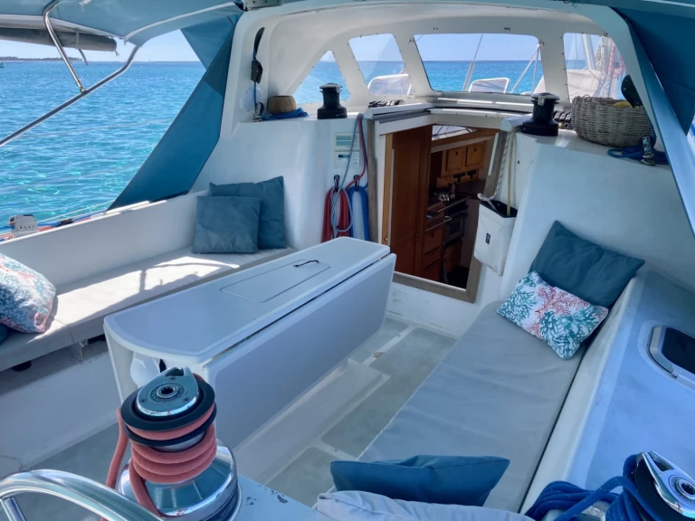 Sailboat to hire Raiatea at the best price