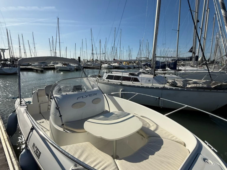 Yacht charter La Rochelle - Bénéteau Flyer 650 Open on SamBoat