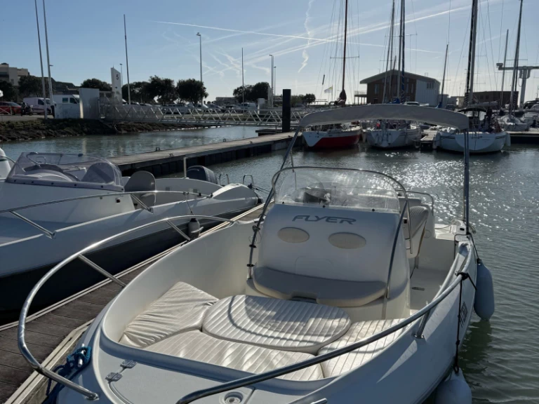 Motorboat hire in La Rochelle - Bénéteau Flyer 650 Open