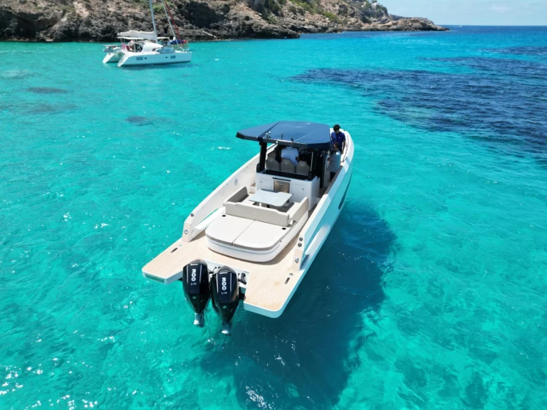 Charter a Kumbra Yachts 34 in Ibiza Town on Samboat