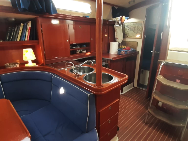 Sailboat hire in Marina di Grosseto - Hanse Hanse 411