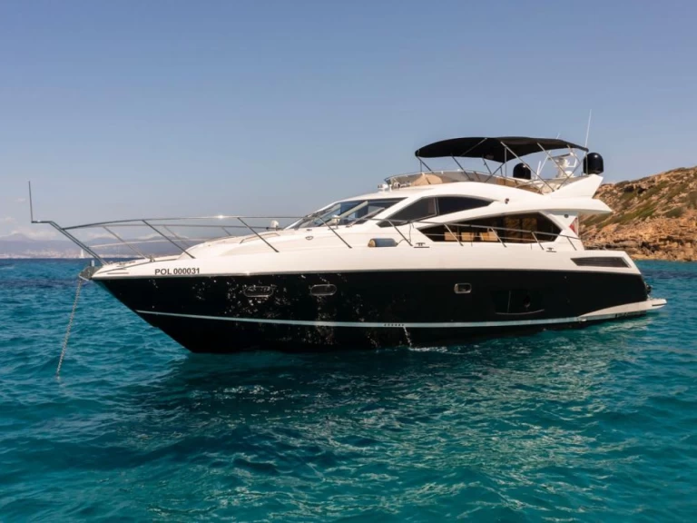 Yacht hire Palma de Mallorca cheap Manhattan 63