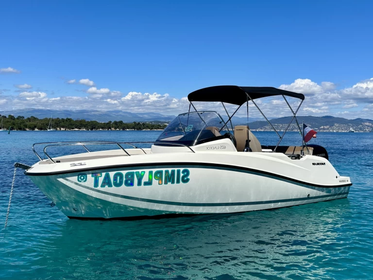 Charter a Quicksilver Activ 605 Sundeck in Mandelieu-la-Napoule on Samboat
