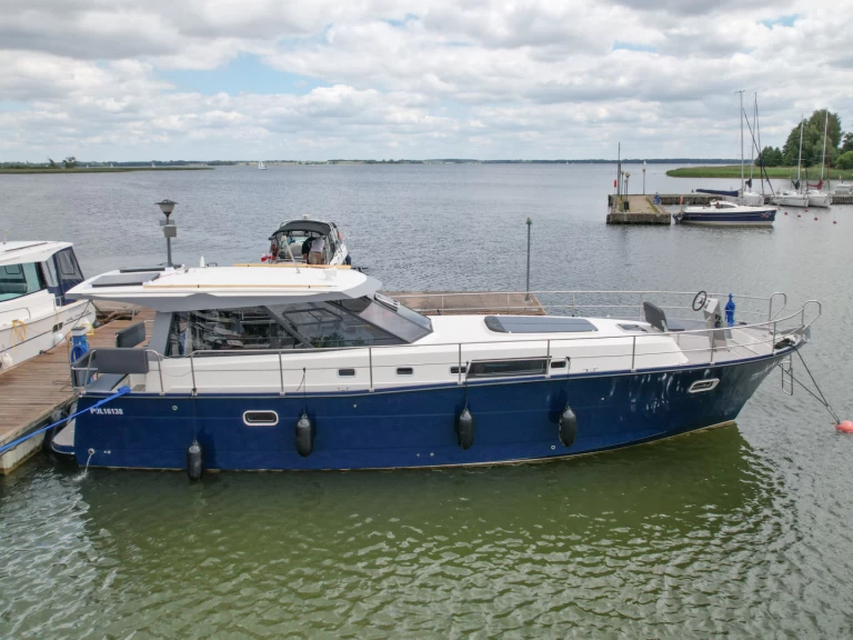 Yacht charter Wilkasy - Delphia Nautika 1300 ROYAL on SamBoat