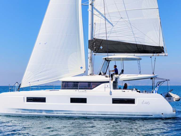 Hire Catamaran with or without skipper Lagoon Alimos