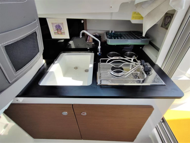 Hire Motorboat with or without skipper Jeanneau Ičići