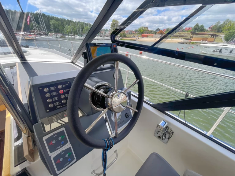 Hire Motorboat with or without skipper Delphia Wilkasy