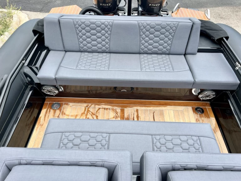 RIB hire in Athens - Technohull GT7