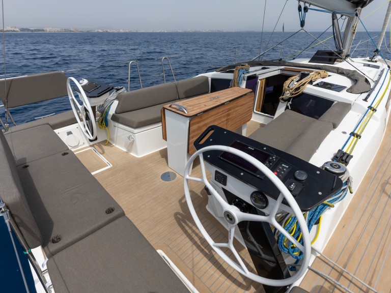 Sailboat to hire Marseille at the best price