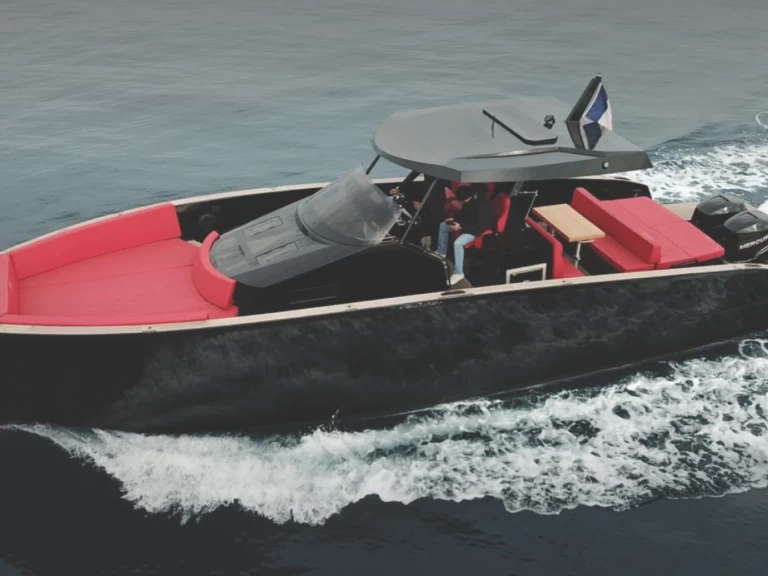 Charter a Tesoro Tesoro T40 in Saint-Laurent-du-Var on Samboat
