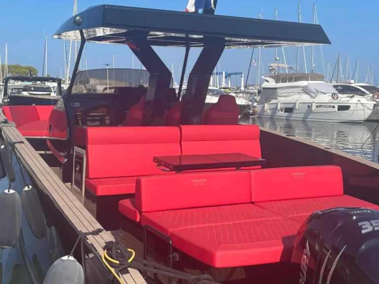 Motorboat hire in Saint-Laurent-du-Var - Tesoro Tesoro T40