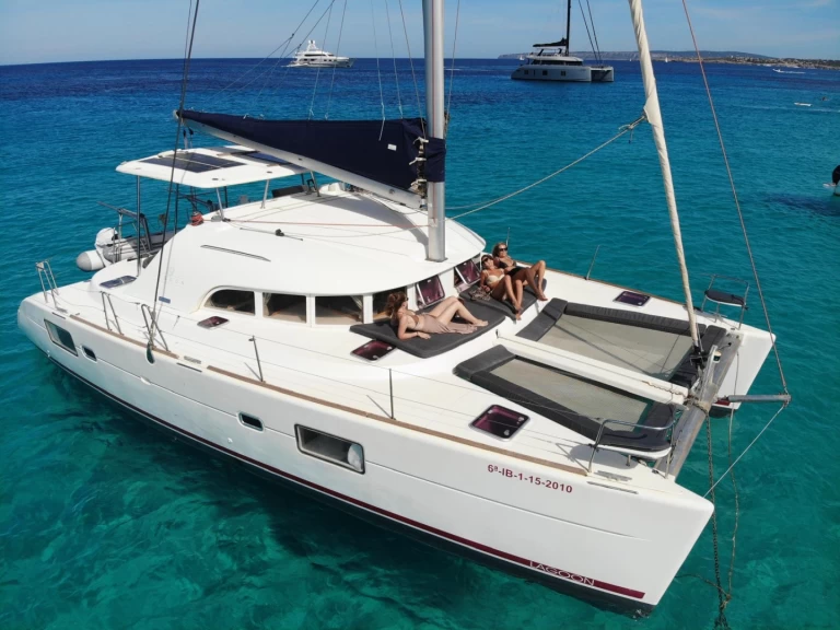 Yacht hire Marina Ibiza cheap Lagoon 380 S2