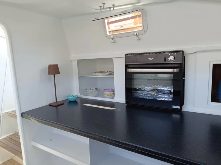Catamaran to hire Playa de Talamanca at the best price