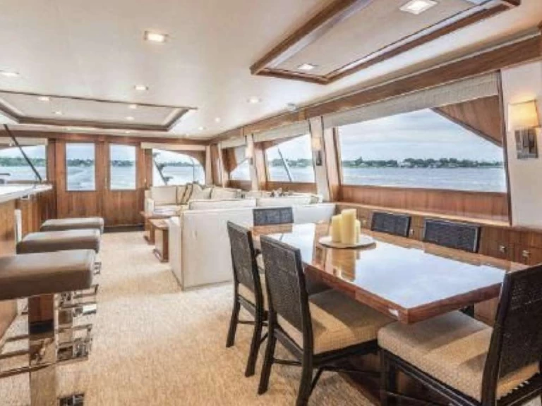 Luxury Yacht hire in Bahamas - Viking Yachts TOUCHE